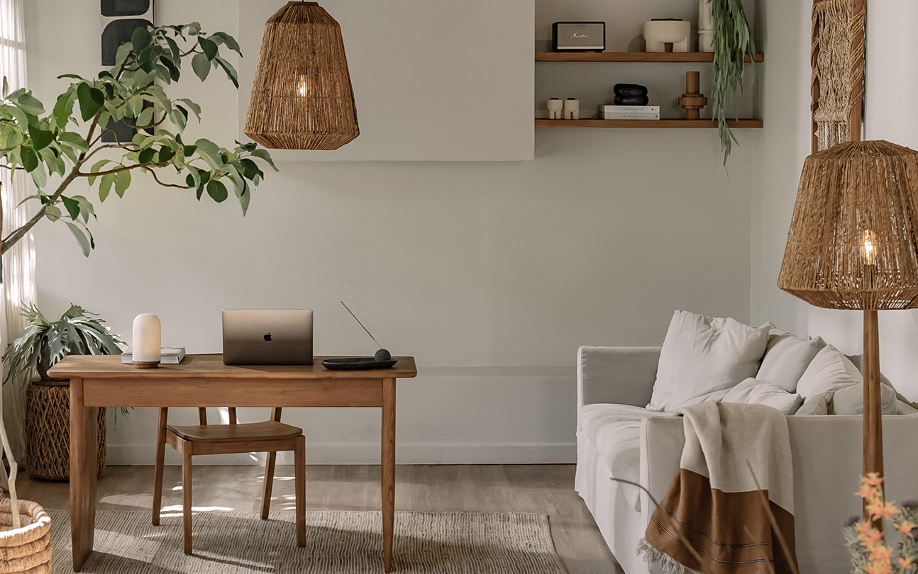 Nova Writing Desk