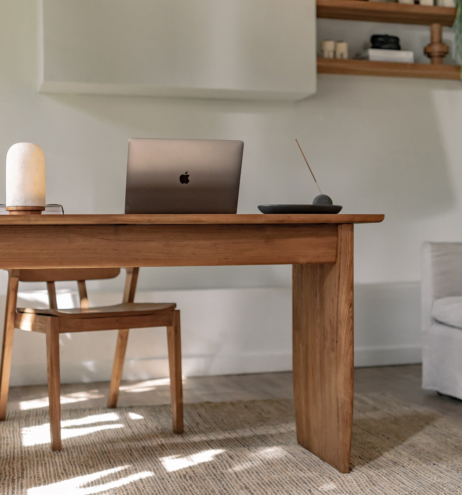 Nova Writing Desk