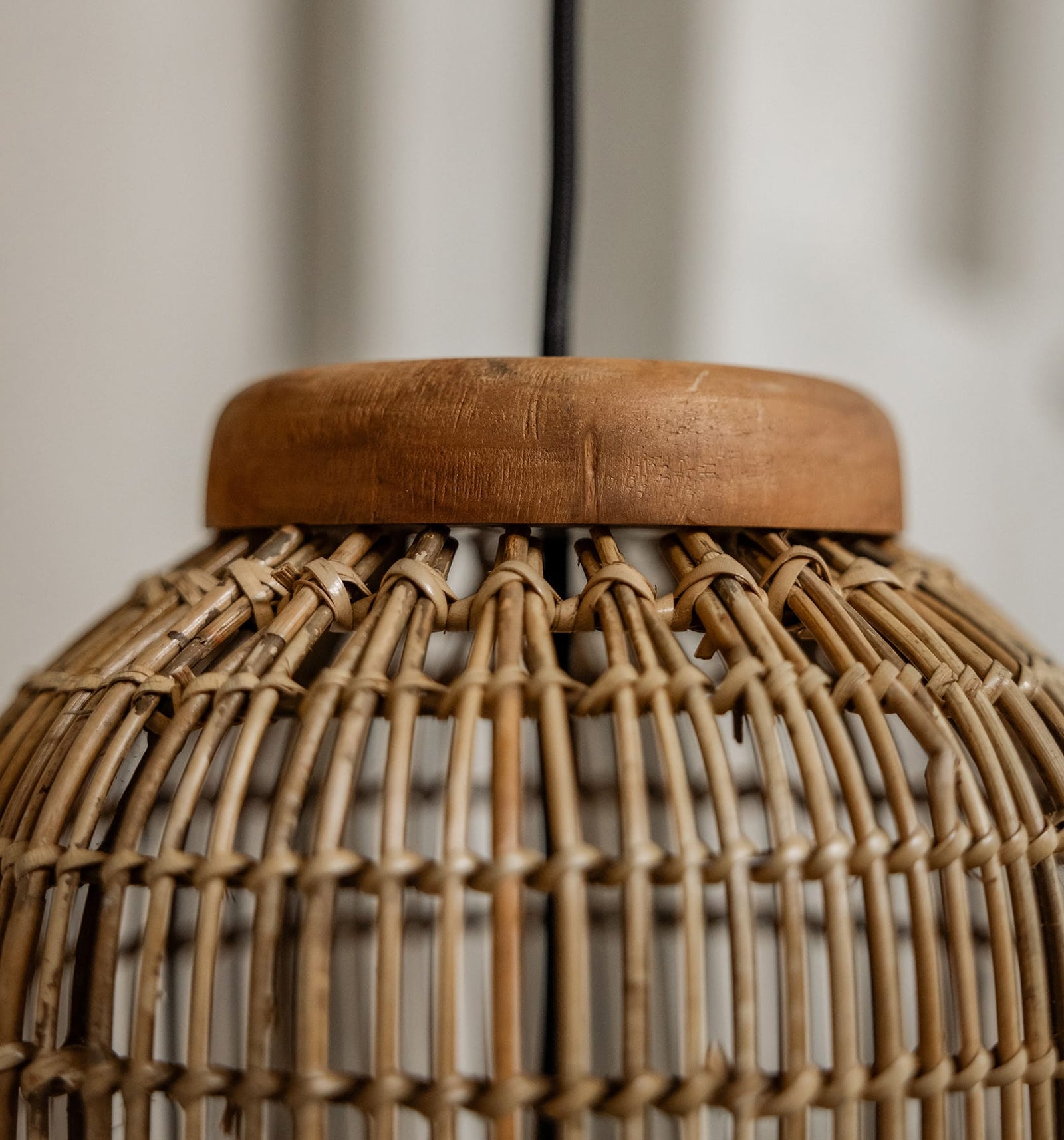 Aura Slimm Rattan