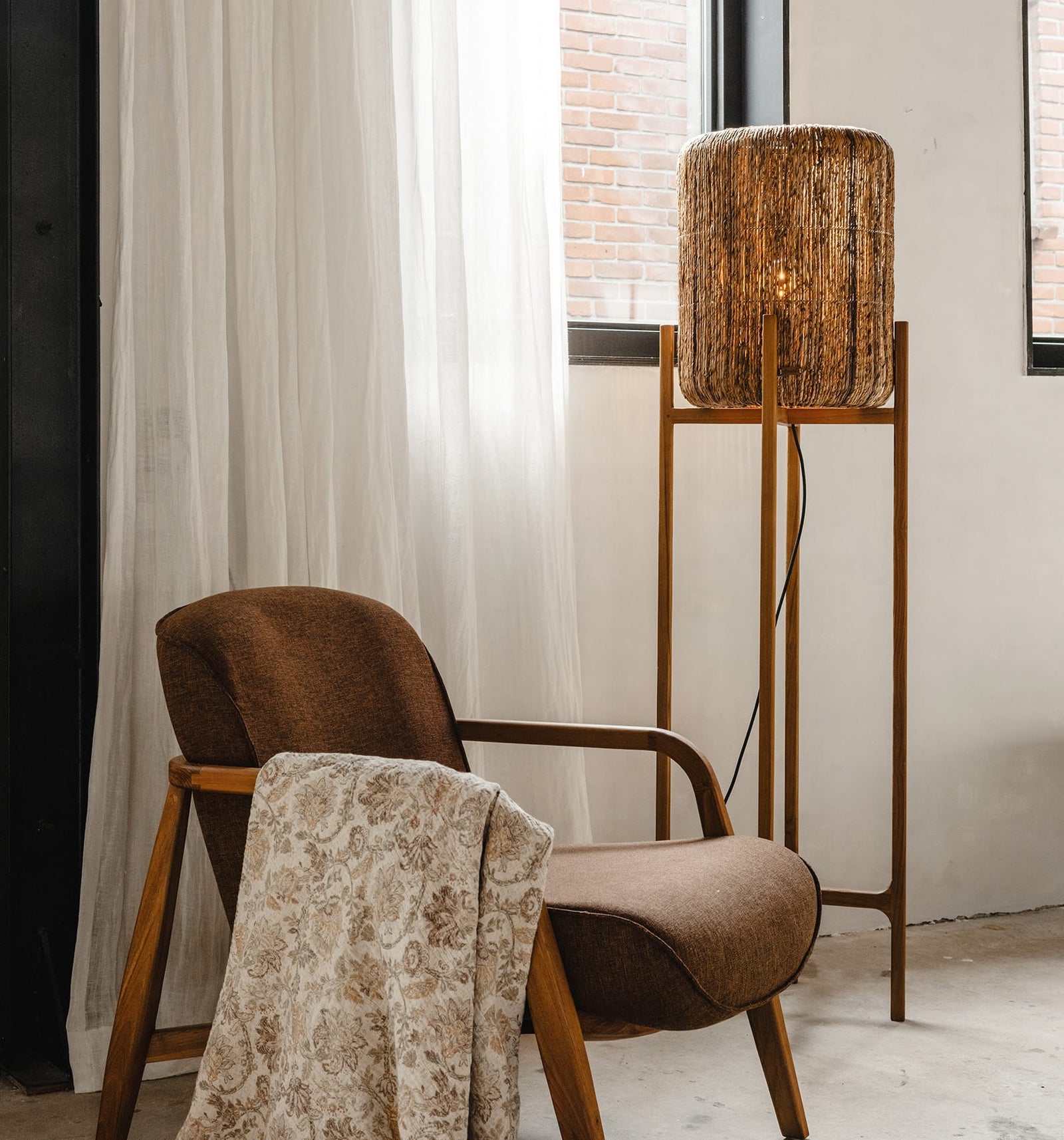 Aurora Standing Lamp - Abaca