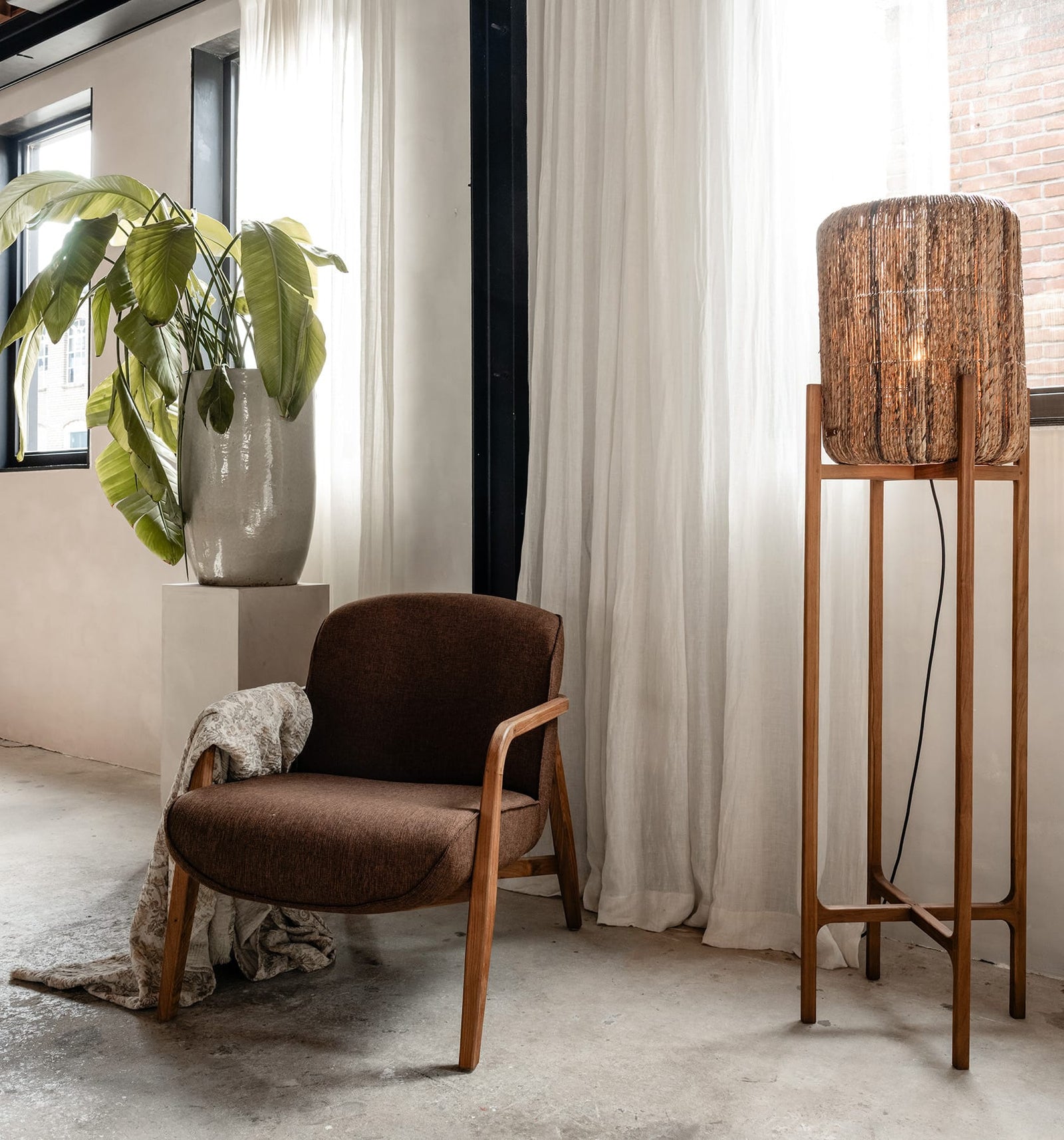 Aurora Standing Lamp - Abaca