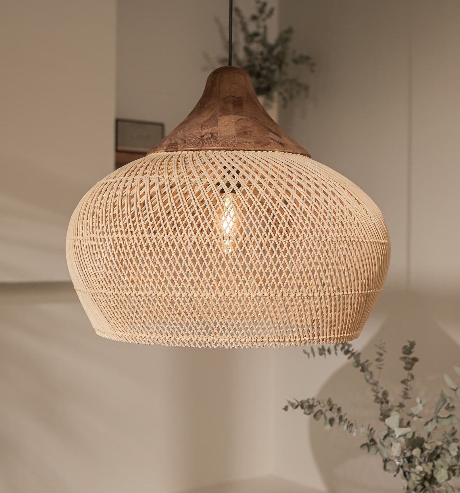 Bright Harp Lamp