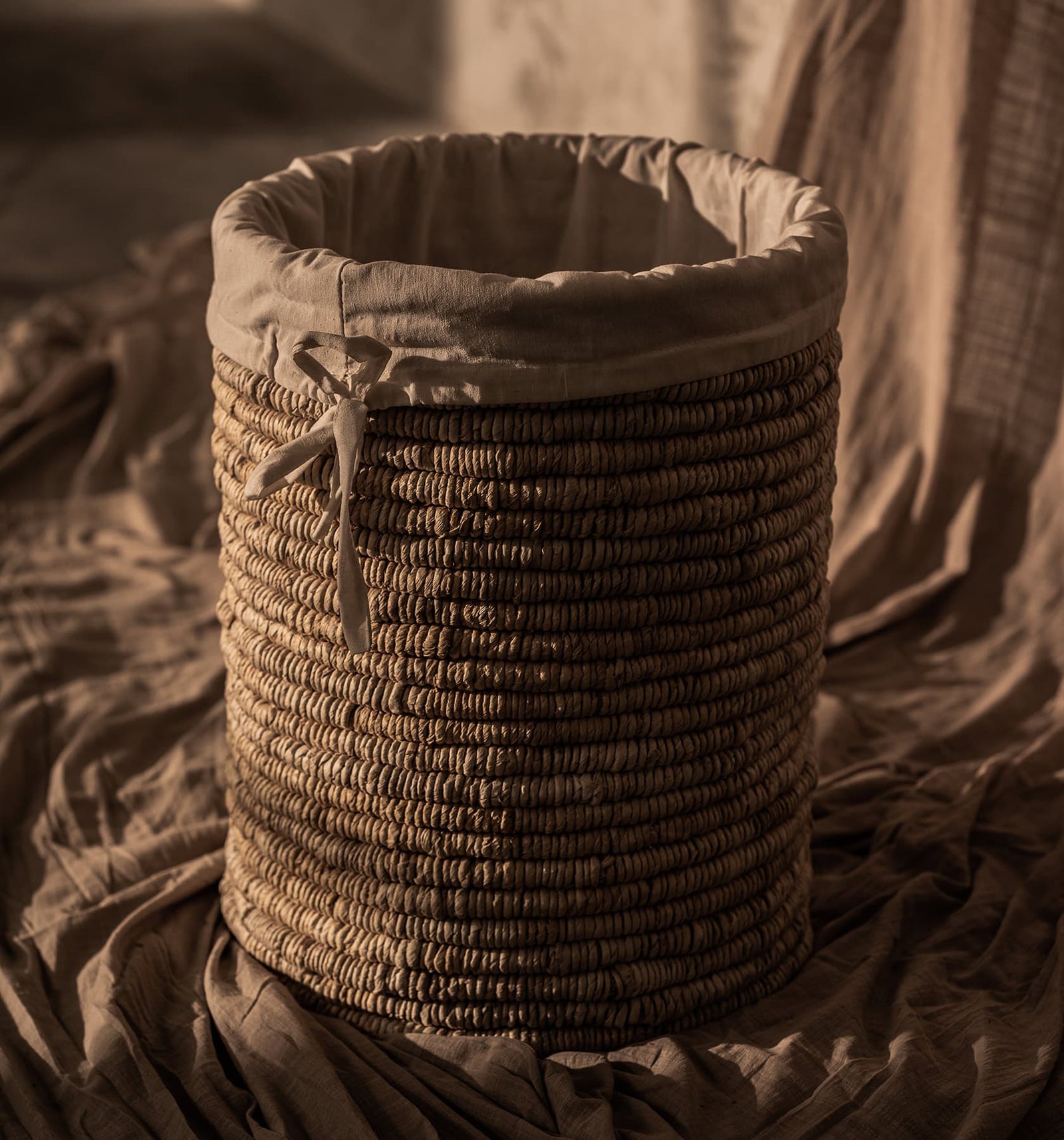 Caterpillar Ambang Laundry Basket
