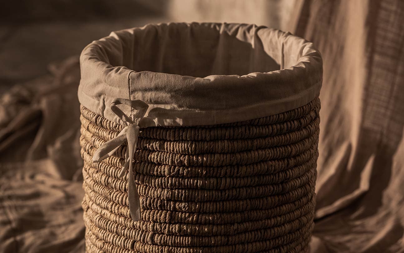 Caterpillar Ambang Laundry Basket