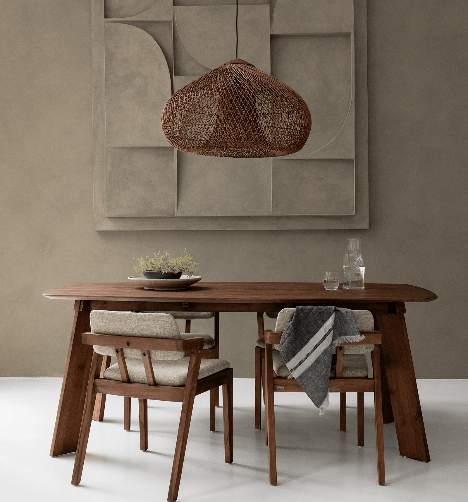 Grace Dining Table