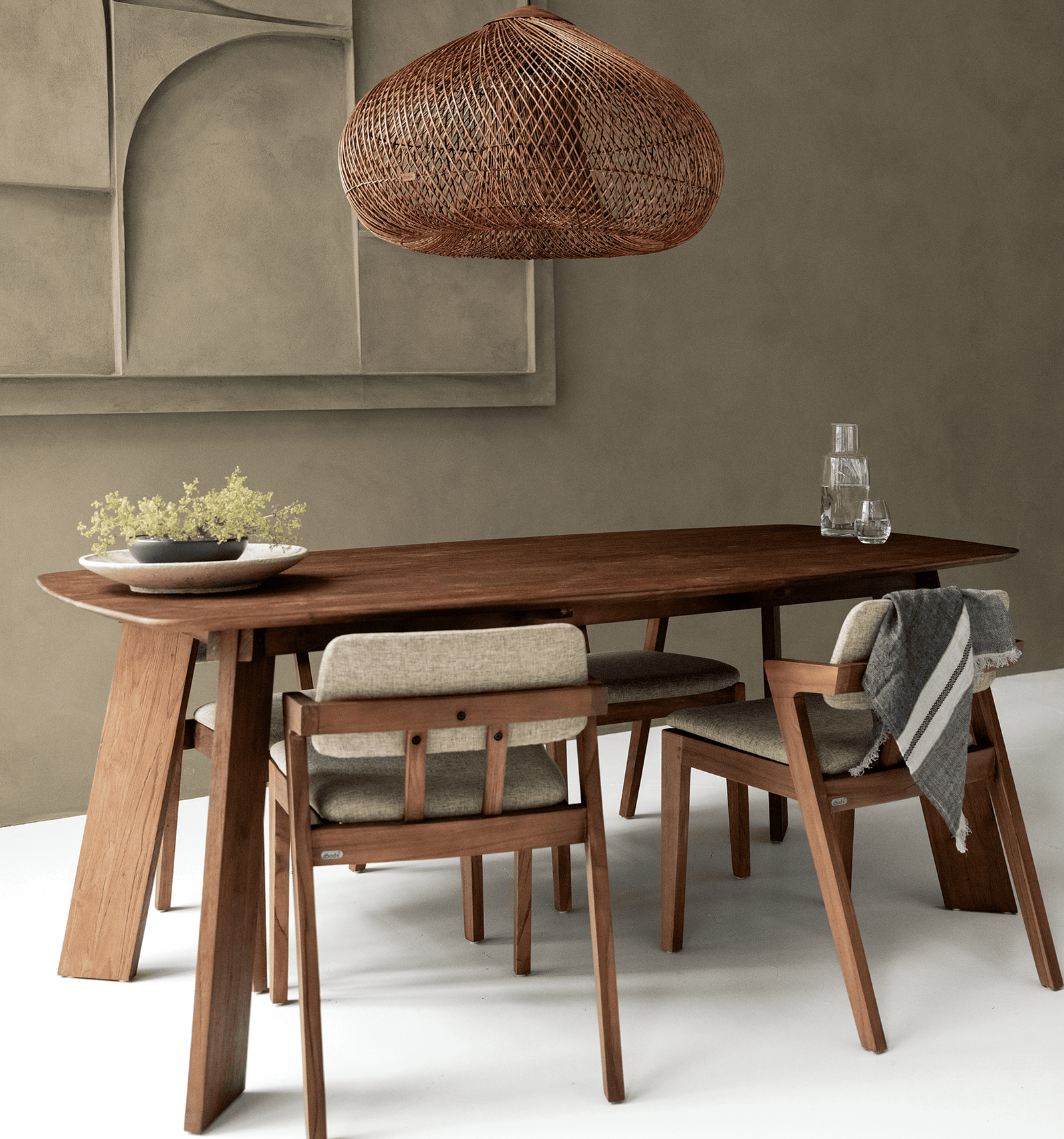 Grace Dining Table