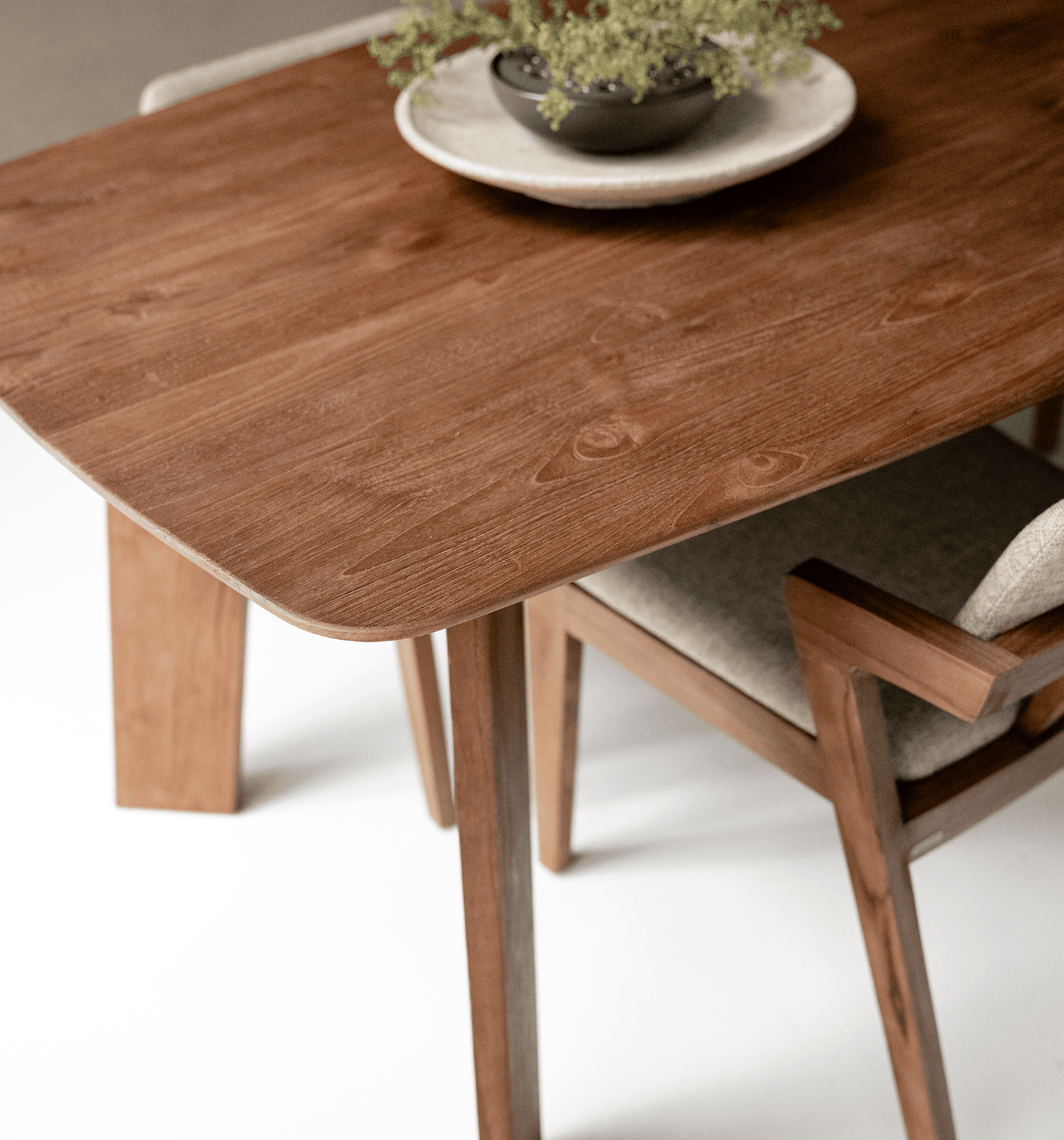 Grace Dining Table
