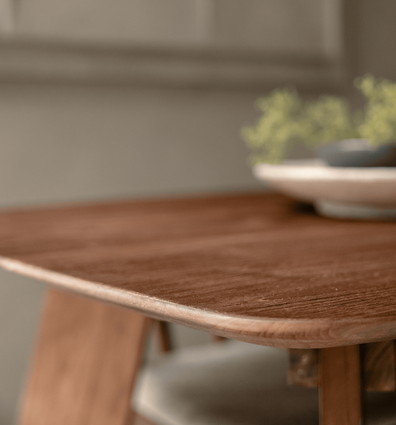 Grace Dining Table