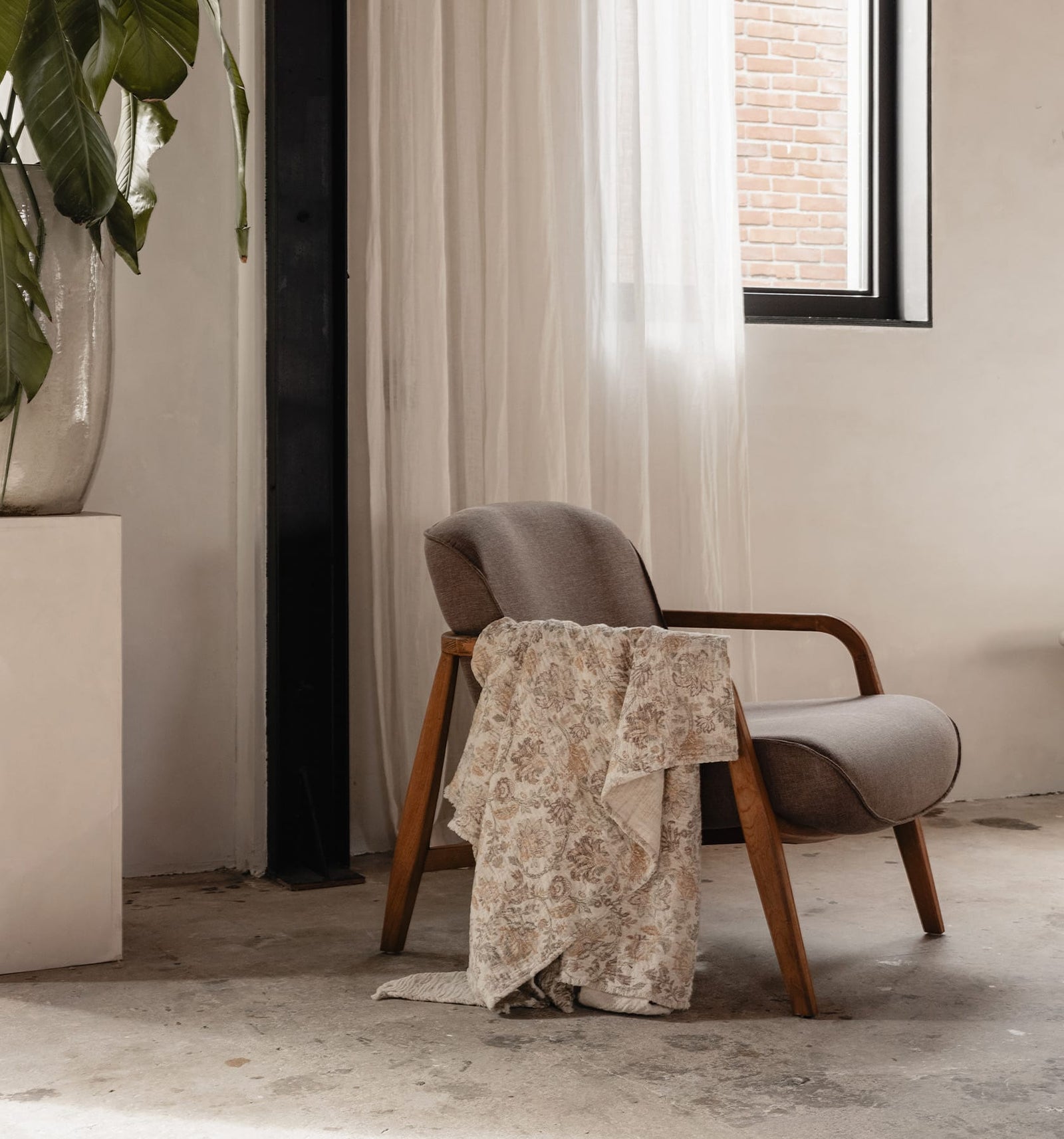 Jesse Lounge Chair - Walnut