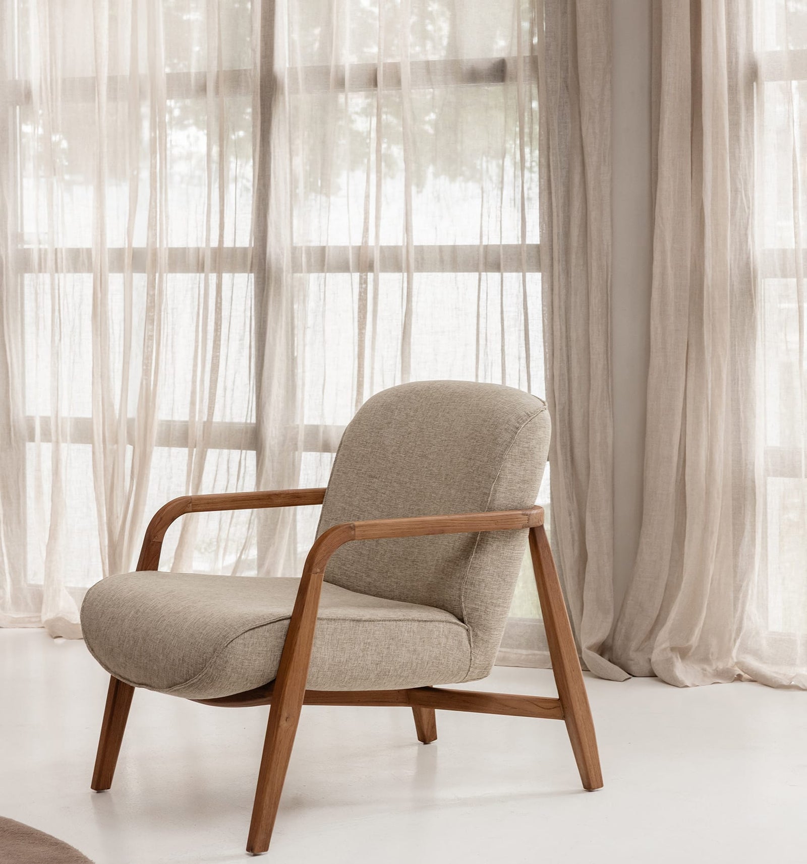 Jesse Lounge Chair - Pale Khaki