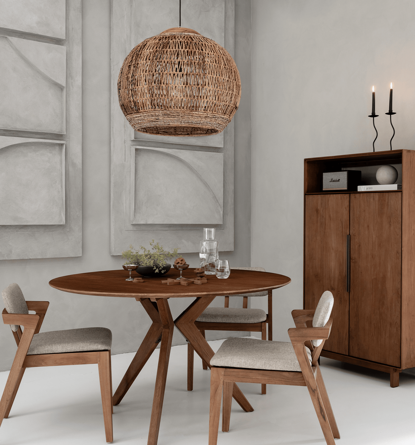 Kupu-kupu Round Dining Table