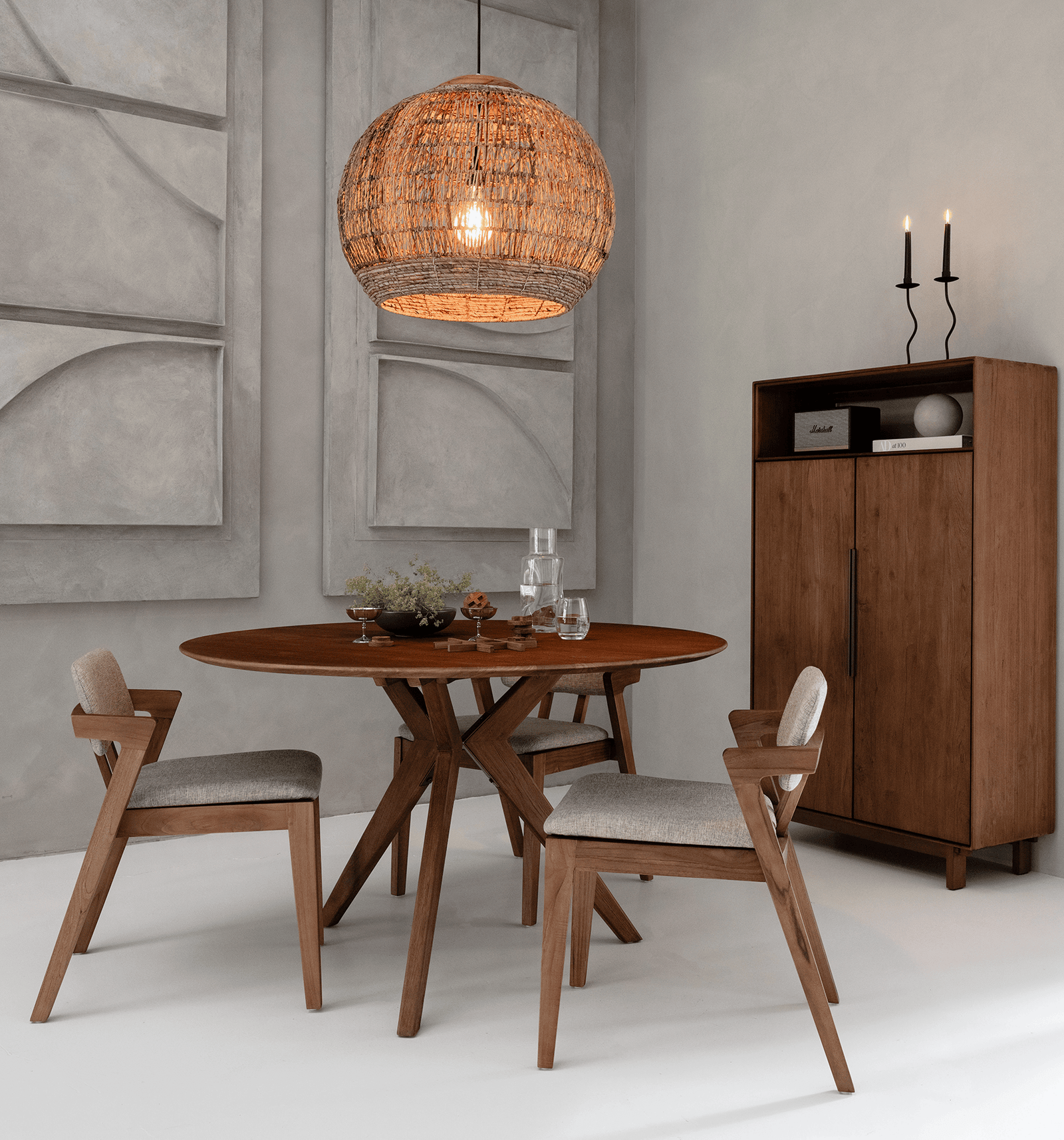 Kupu-kupu Round Dining Table