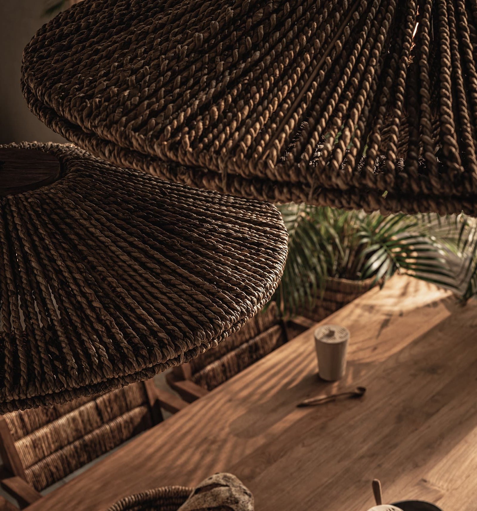 Cymbal Lamp Abaca