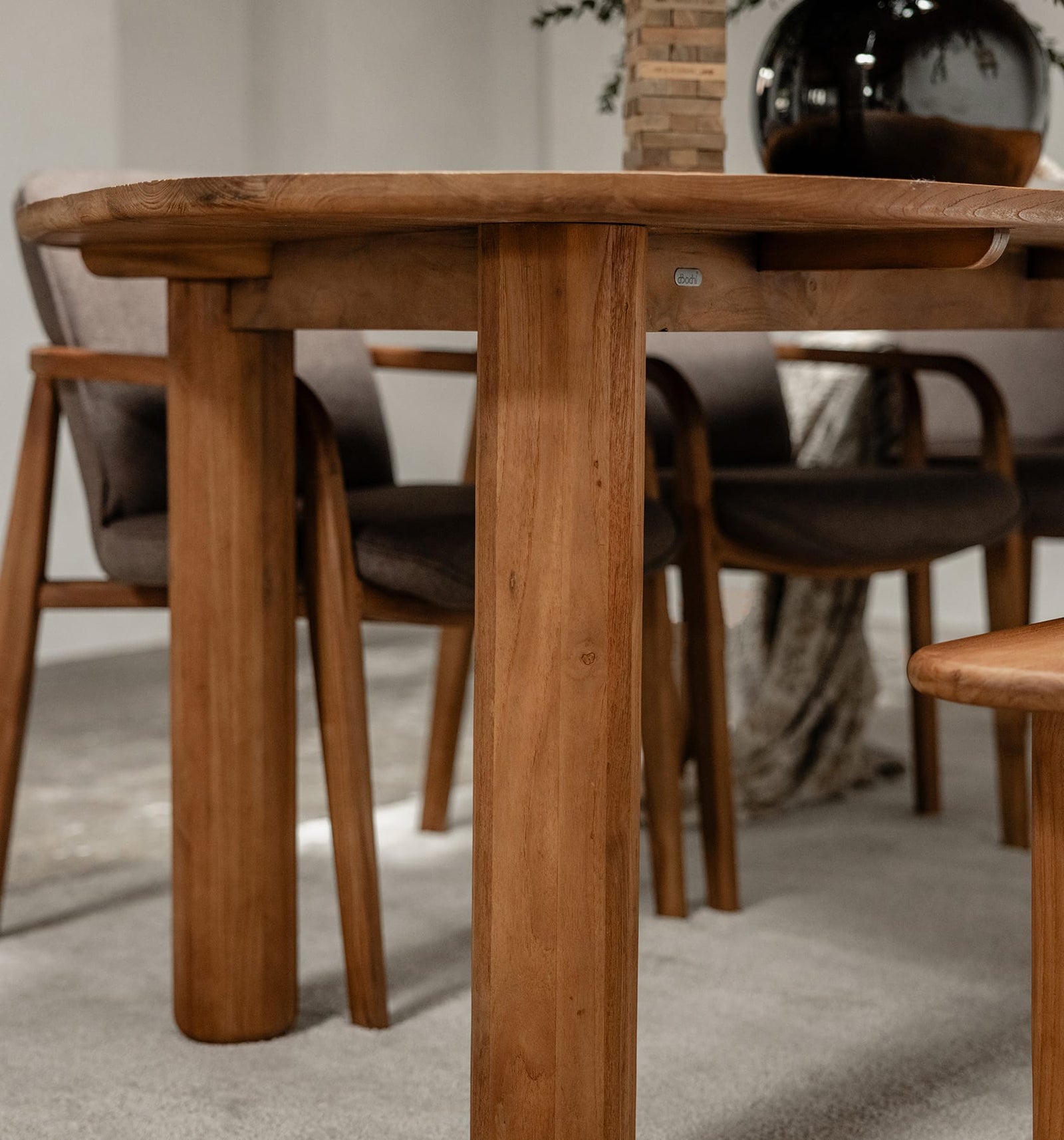 Luna Dining Table