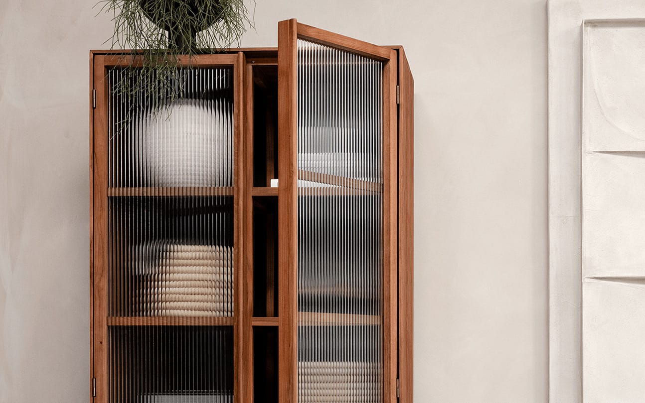 Motion Display Cabinet