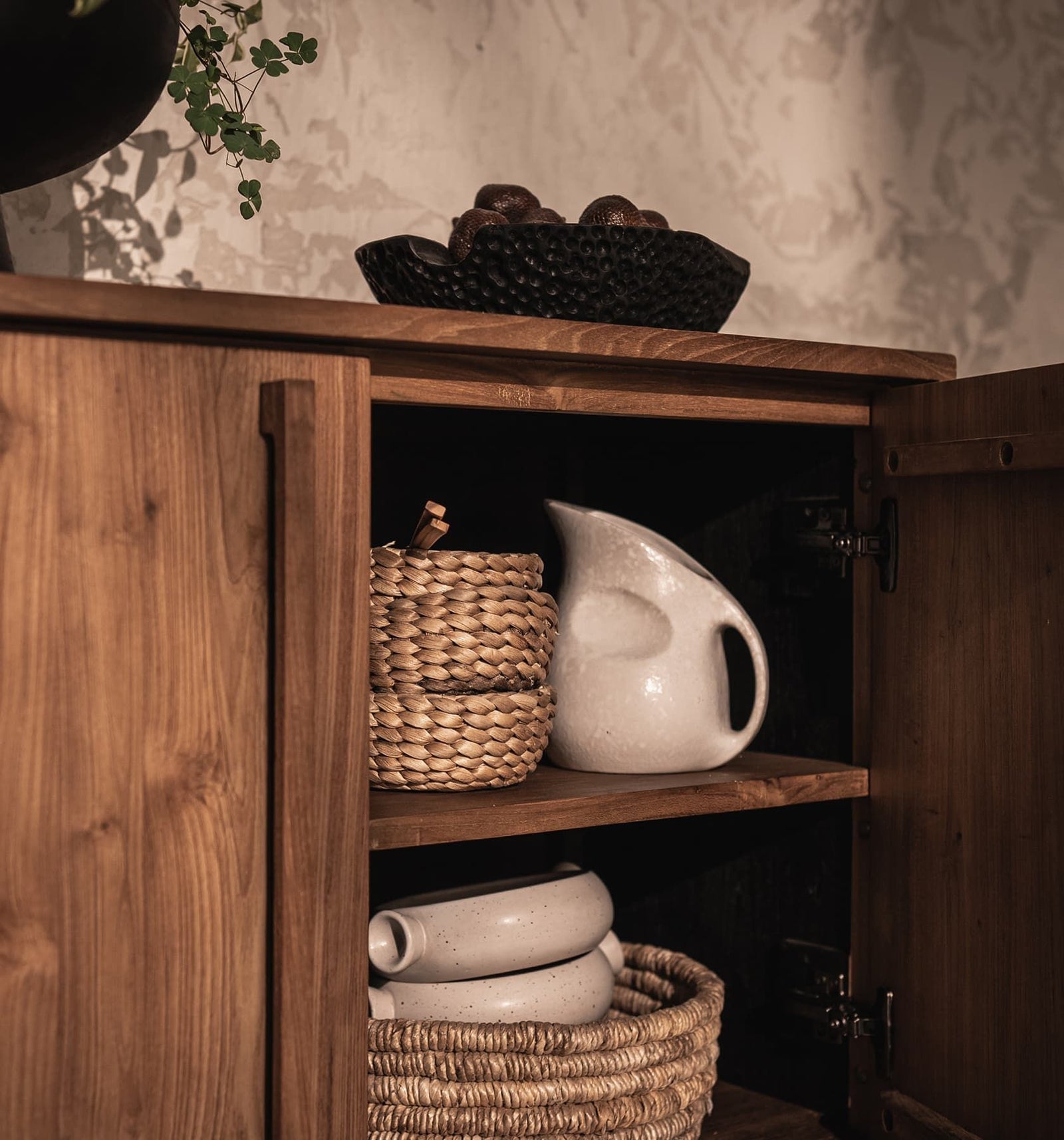 Outline Dresser 2 Doors Short