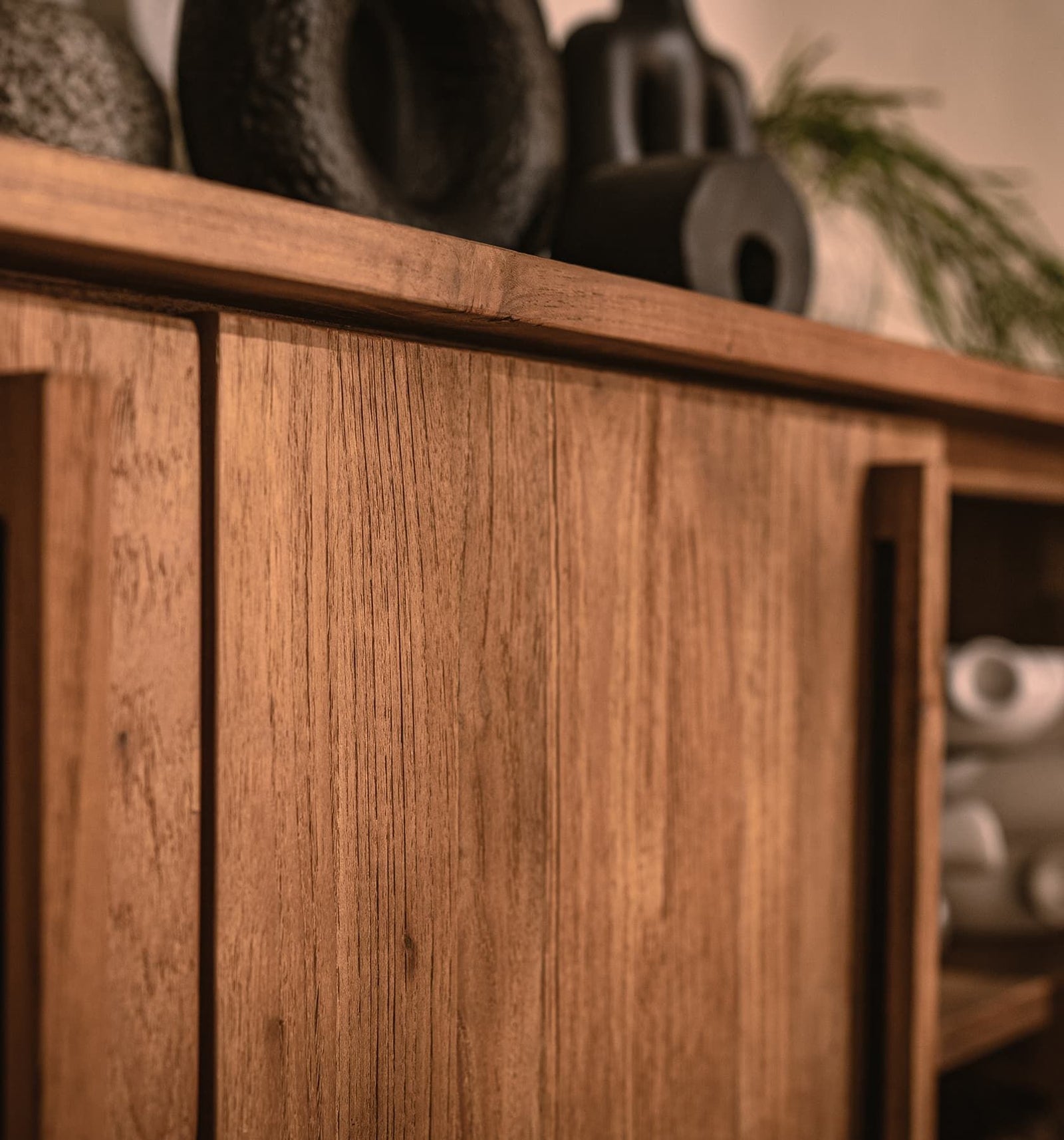 Outline Dresser 3 Doors Tall