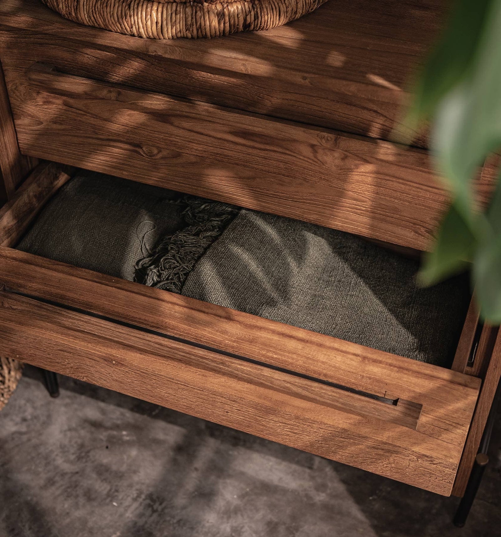 Outline Dresser 3 Drawers