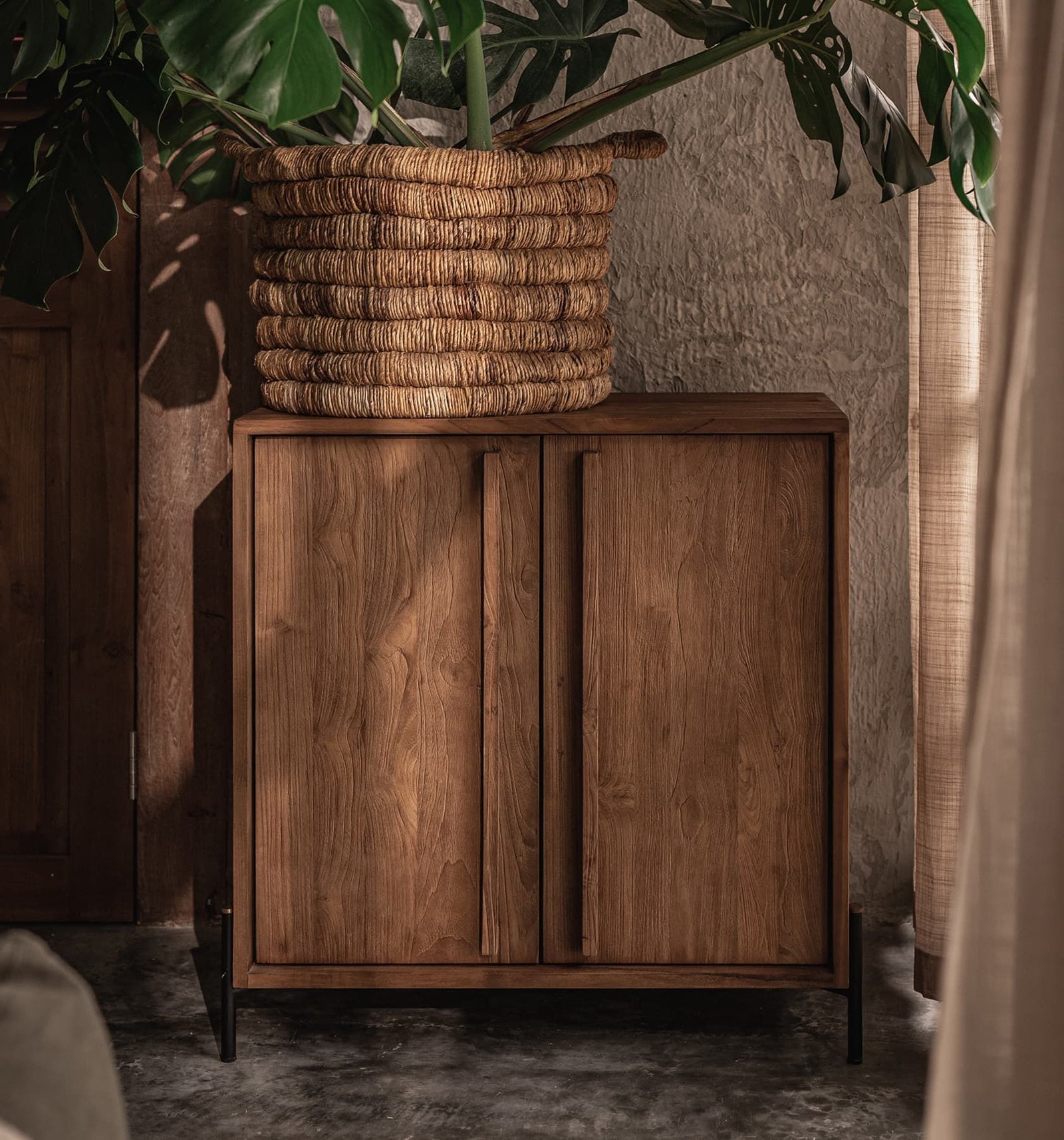 Outline Dresser 2 Doors Tall