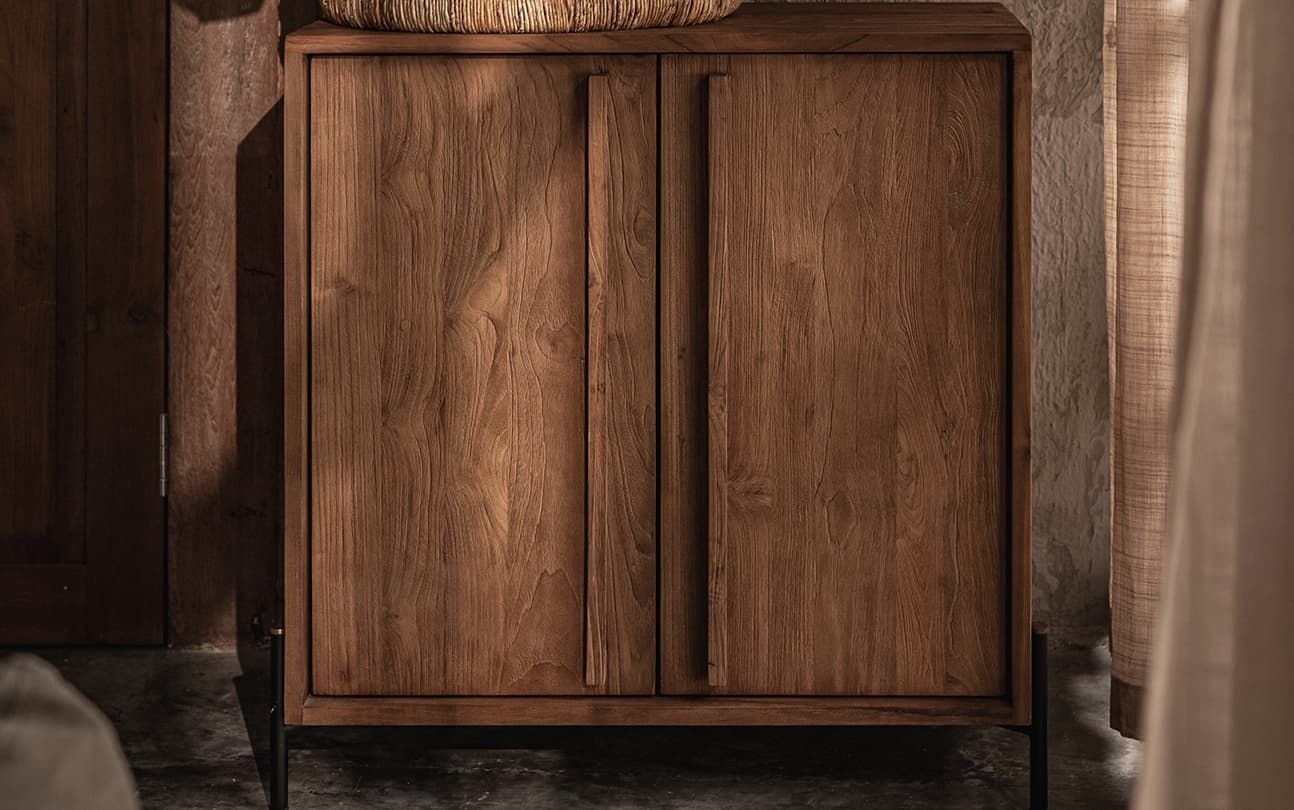 Outline Dresser