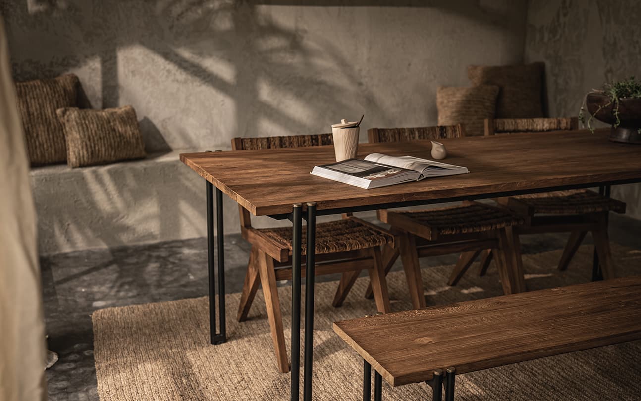 Outline Dining Table (Discontinued Stock)