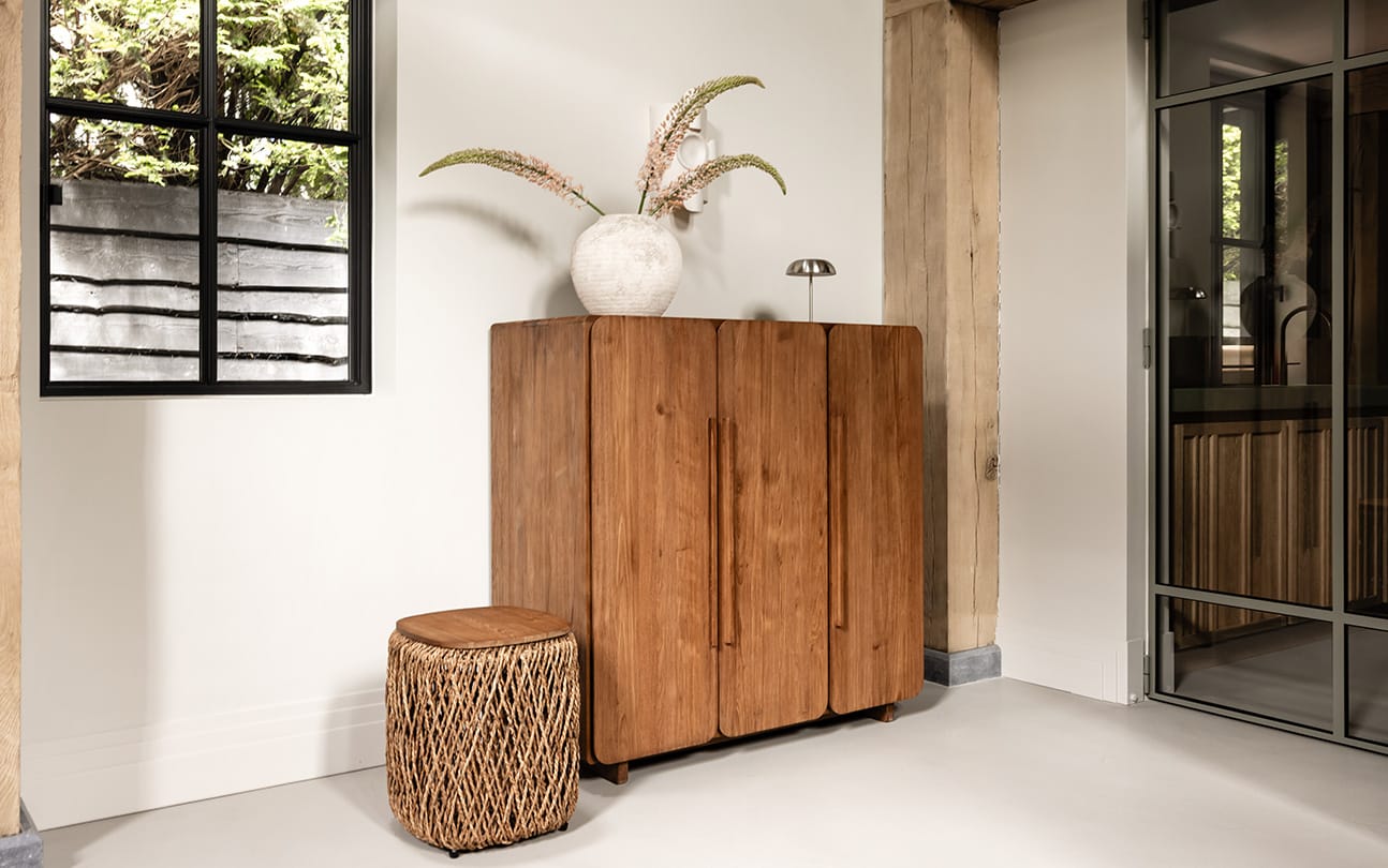 Tess Wardrobe