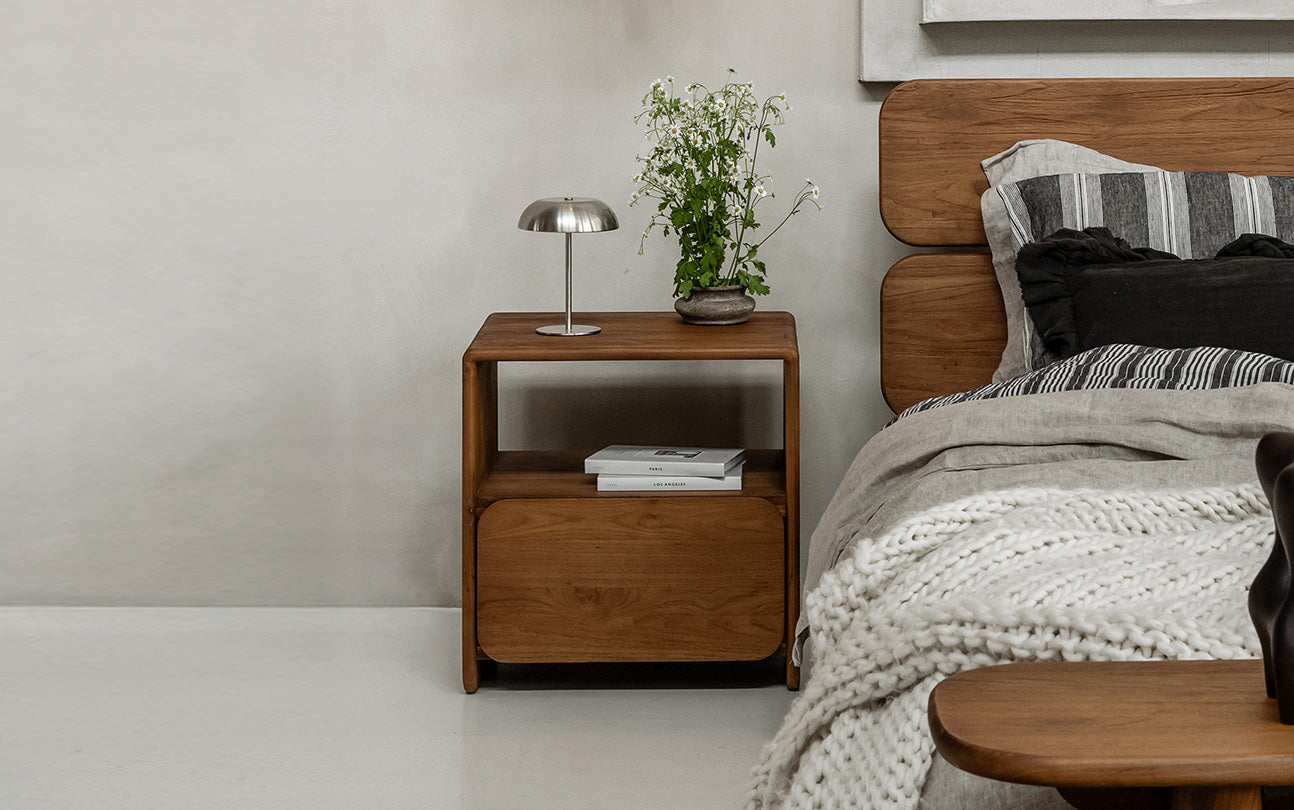 Tess Bed Side