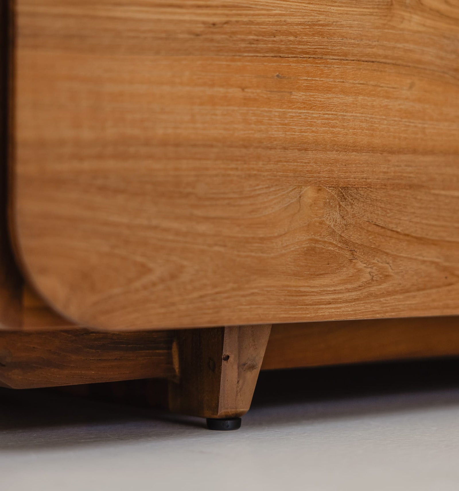 Tess Extendable Dresser